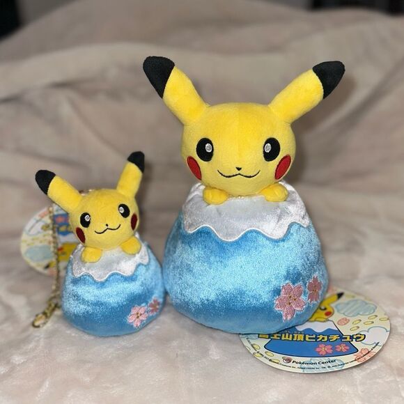 NWT Bundle 2 Mt. Fuji Summit Pikachu - Pokémon Store Gotemba Japan 8” and 5” - Picture 1 of 11
